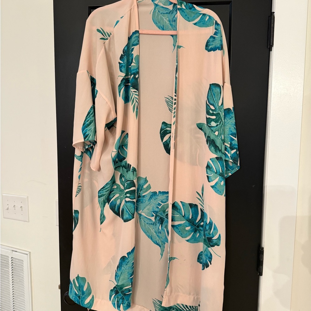 Audrey 3+1 Cream and Green Cape